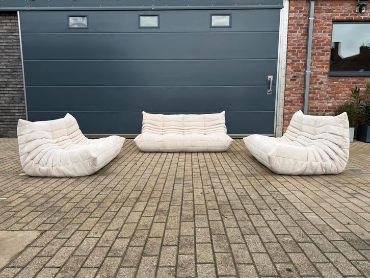 Ligne Roset Togo set 3z en 2x 2zit in Beige Corduroy, Huis en Inrichting, Zetels | Voetbanken en poefs, Stof, Ophalen of Verzenden