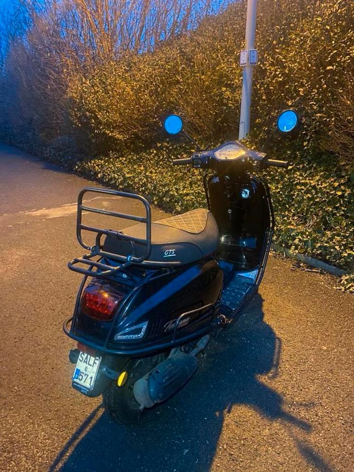 GTS Toscana 2022, Vélos & Vélomoteurs, Scooters | Piaggio, Comme neuf, Enlèvement