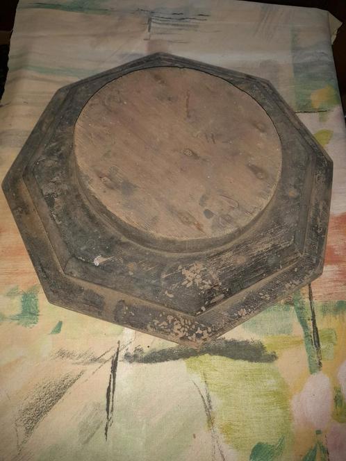 Très  ancien socle octogonal en bois pour globe de 20 cm, Antiquités & Art, Antiquités | Objets religieux, Enlèvement ou Envoi