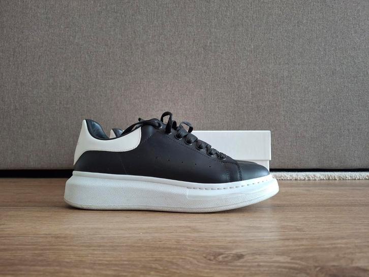 Chaussures Alexander McQueen T41, Vêtements | Hommes, Chaussures, Enlèvement