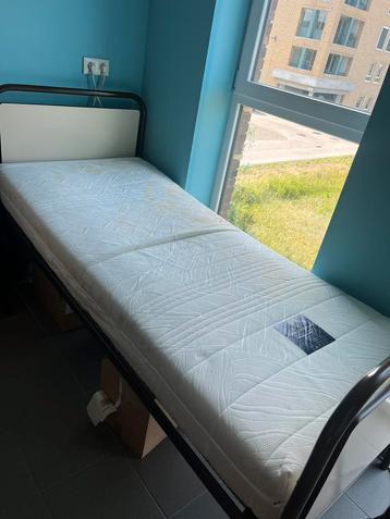 Eenpersoons bed beschikbaar voor biedingen