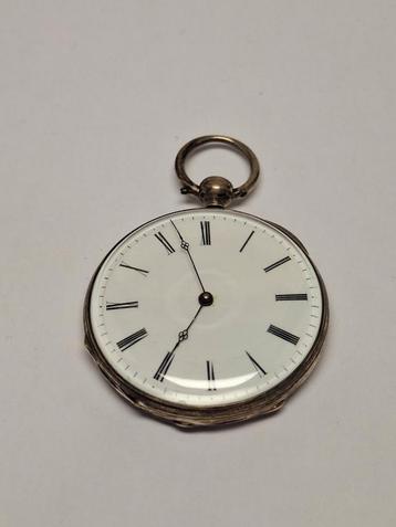 Een antiek 19e eeuws zilveren zakhorloge. beschikbaar voor biedingen