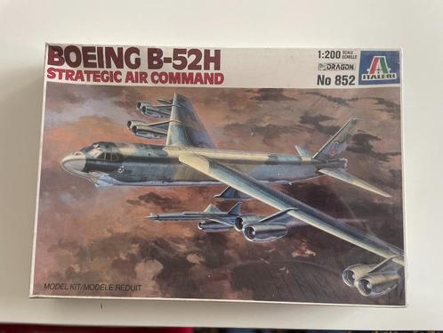Avion Italeri 852 1/200 : Boeing B-52H - USA, Hobby & Loisirs créatifs, Modélisme | Avions & Hélicoptères, Neuf, Avion, 1:72 à 1:144