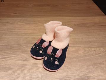 Pantoffels voor meisjes  beschikbaar voor biedingen