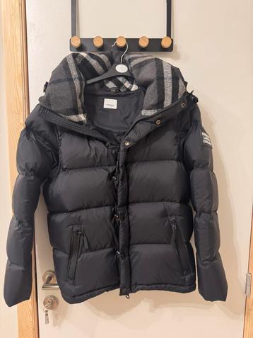 Burberry puffer jas beschikbaar voor biedingen