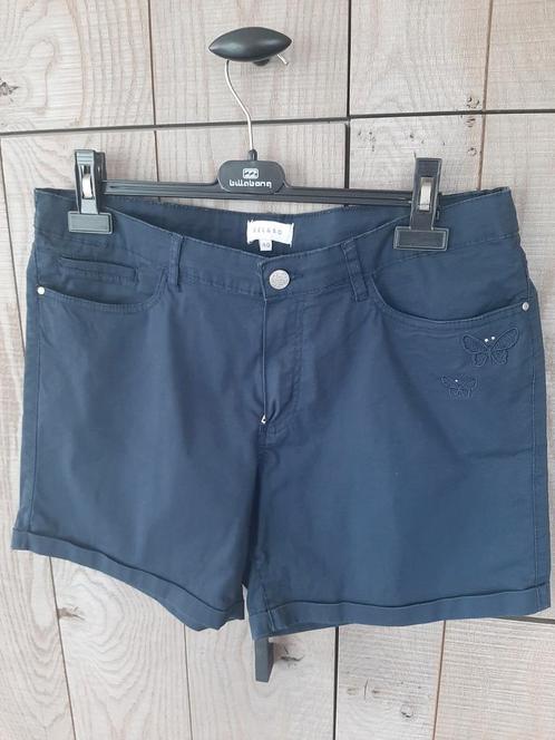 Short Bel&Bo Mt40 in bijna nieuwstaat!, Kleding | Dames, Broeken en Pantalons, Zo goed als nieuw, Maat 38/40 (M), Blauw, Kort
