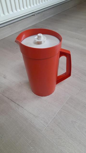 Tupperware: Vintage oranje schenkkan (2 Liter)
