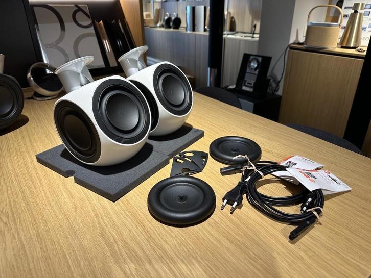 Bang & Olufsen Beolab 3 MK2 2012 wit in nieuwstaat - B&O, Audio, Tv en Foto, Luidsprekerboxen, Zo goed als nieuw, Front, Rear of Stereo speakers