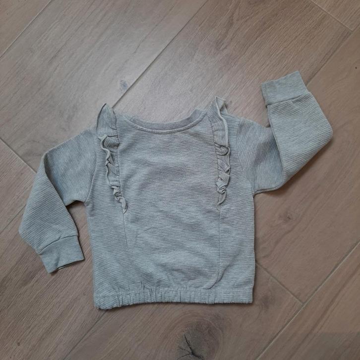 Grijze trui met lichte glitter - maat 98, Kinderen en Baby's, Kinderkleding | Maat 98, Zo goed als nieuw, Meisje, Trui of Vest