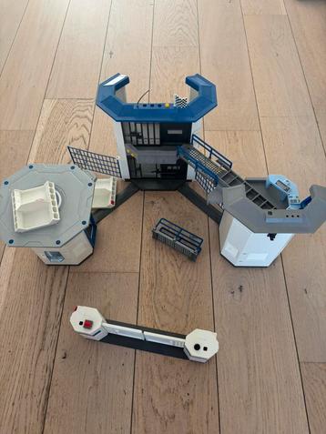 Politie kazerne Playmobile beschikbaar voor biedingen