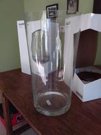 Grand vase en verre, Enlèvement