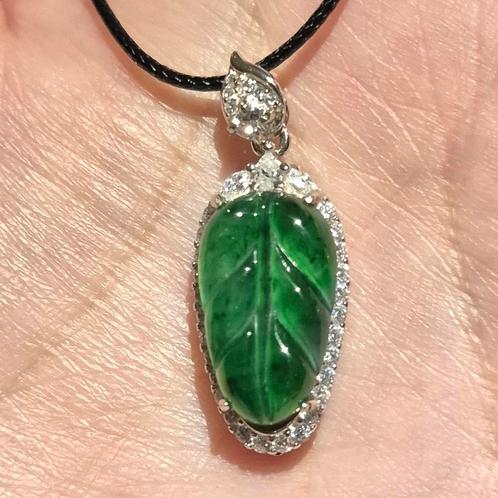 Pendentif en jade jadéite naturelle avec monture en argent S, Bijoux, Sacs & Beauté, Pendentifs, Neuf, Envoi