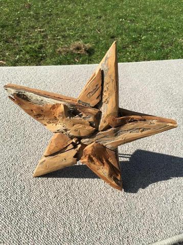 ster in hout beschikbaar voor biedingen