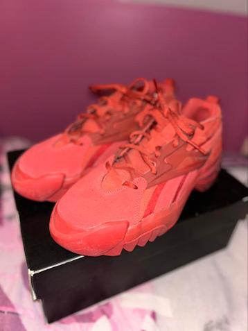 Sneakers met veters, Reebok Club C Cardi V2. beschikbaar voor biedingen