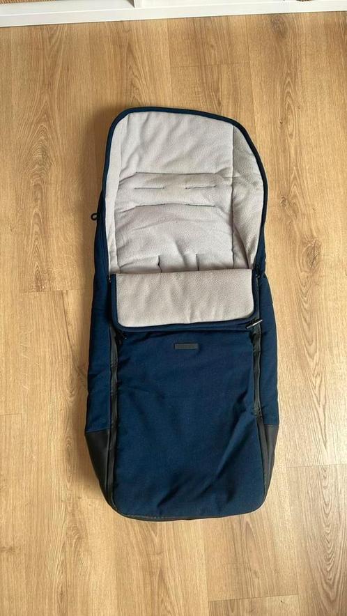 Voetenzak mutsy icon balance indigo, Kinderen en Baby's, Kinderwagens en Combinaties, Zo goed als nieuw, Kinderwagen, Mutsy, Ophalen of Verzenden