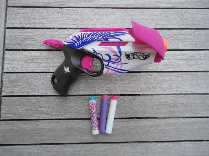 Nerf - Rebelle Pink Crush Blaster, Enfants & Bébés, Jouets | Extérieur | Jeu d'action, Comme neuf, Enlèvement ou Envoi