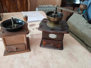 Lot van oude koffiemolens beschikbaar voor biedingen