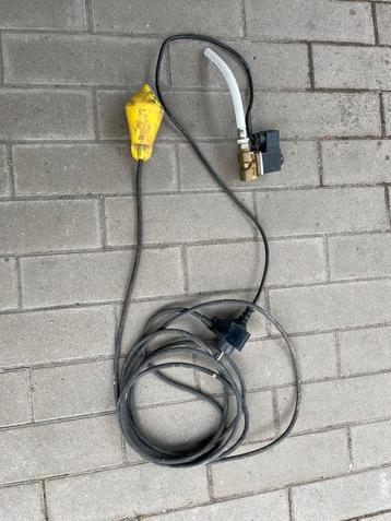 Vlotter en automatische kraan voor bvb regenput beschikbaar voor biedingen