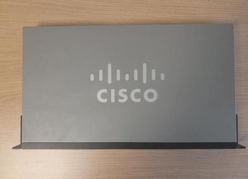Switch Cisco SF300-24P, Informatique & Logiciels, Commutateurs réseau, Utilisé, Enlèvement