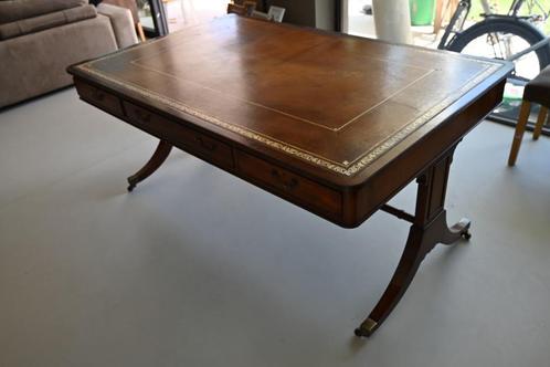 Luxueuze klassieke bureau in kerselaar en leder met lades, Antiek en Kunst, Antiek | Kantoor en Zakelijk, Ophalen