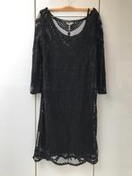 Robe noire en dentelle doublée Laura Scott - Taille 38/40---, Taille 38/40 (M), Enlèvement ou Envoi, Comme neuf, Noir