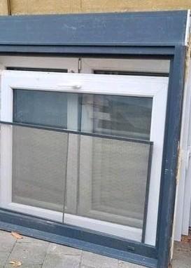 3x Pvc ramen incl. Electrische rolluik + vliegenraam, Doe-het-zelf en Bouw, Raamkozijnen en Schuifdeuren, Gebruikt, Ophalen