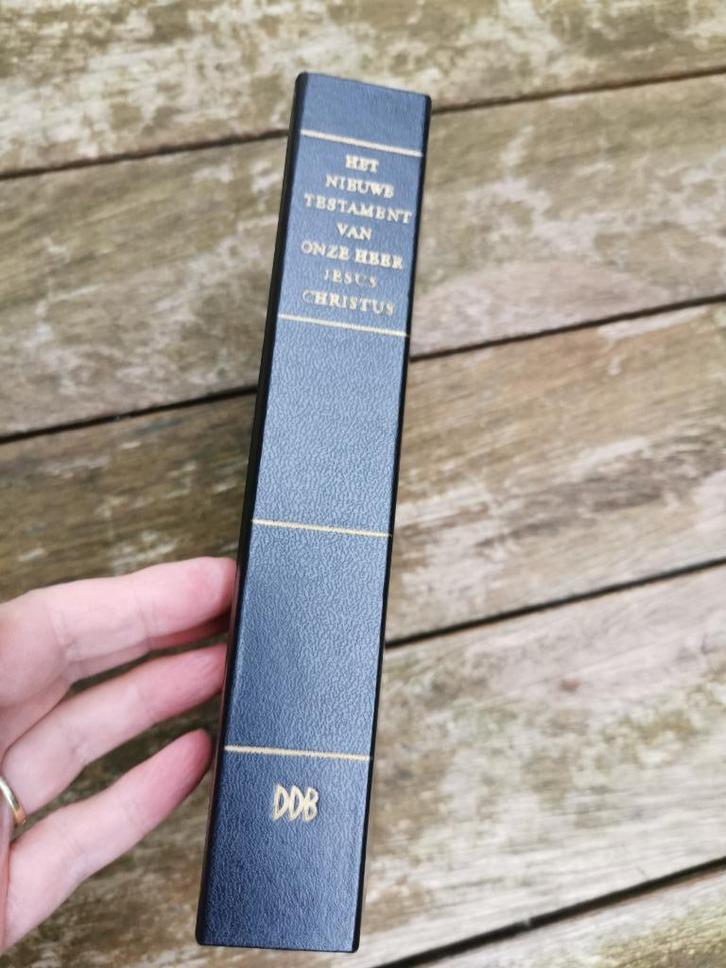 Het nieuwe testament - hardcover, Boeken, Overige Boeken, Zo goed als nieuw, Ophalen