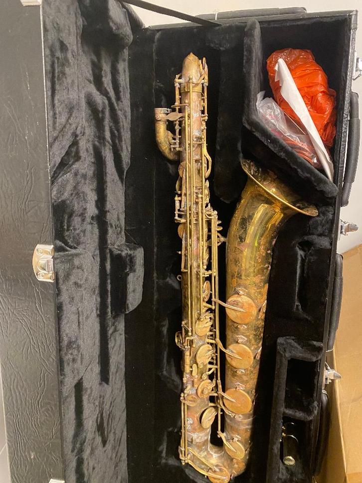 baritonsaxofoon in bouwfase, Musique & Instruments, Instruments à vent | Saxophones, Utilisé, Bariton, Avec valise, Enlèvement