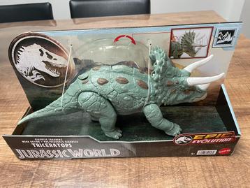 Jurassic World - Gigantic Trackers  - Triceratops beschikbaar voor biedingen