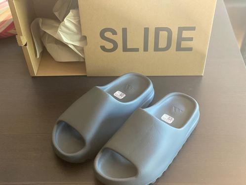 YEEZY SLIDE, Slate Grey, taille 44 1/2, Vêtements | Hommes, Chaussures, Neuf, Sandales, Autres couleurs