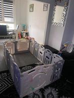 Belle grande boîte de jeu ~ parc pour bébé avec tapis de jeu, Enlèvement, Comme neuf, Carré