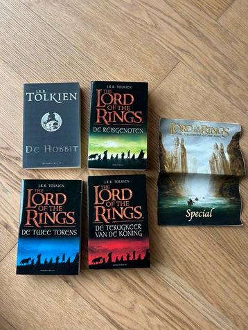J.R.R. Tolkien - De Hobbit - 3 boeken Lord of the rings beschikbaar voor biedingen