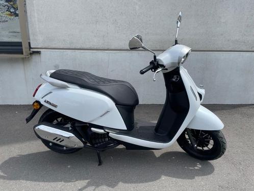 QJ Motor LTR125 *Nieuw*3 jaar garantie*, Motoren, Motoren | Overige merken, Bedrijf, Scooter, 11 kW of minder, Ophalen
