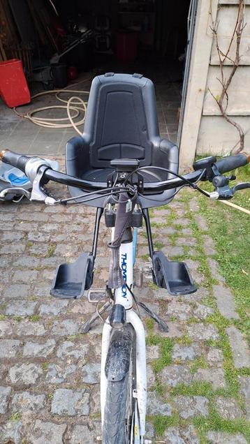 Fietsstoeltje vooraan beschikbaar voor biedingen