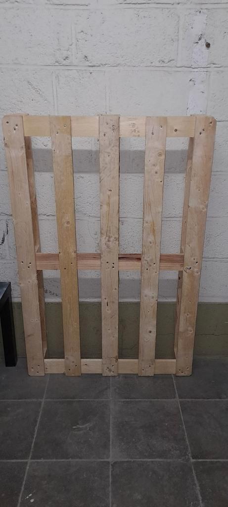 Palette Sapin brut 120x80cm 13,2 état comme neuf à saisir ↙️, Doe-het-zelf en Bouw, Hout en Planken, Nieuw, Pallet, Grenen, Minder dan 200 cm