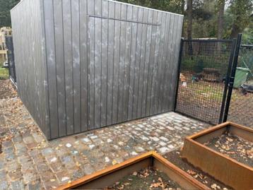 NIEUW Modern tuinhuis Qube 8112 beschikbaar voor biedingen