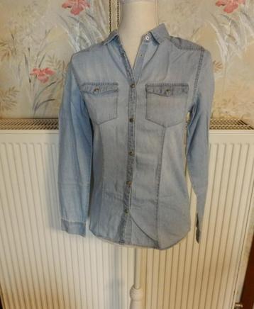 (3)- chemisier femme t.XS en jeans - kiabi - beschikbaar voor biedingen
