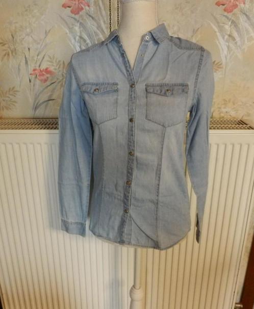 (3)- chemisier femme t.XS en jeans - kiabi -, Kleding | Dames, Blouses en Tunieken, Zo goed als nieuw, Maat 34 (XS) of kleiner