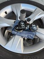 Originele Hyundai-velgen met winterbanden 205/60 R16, Auto-onderdelen, Banden en Velgen, Ophalen, Gebruikt, 16 inch, Banden en Velgen