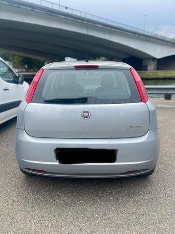 Fiat Grande Punto 2009 (155.000 km) problemen met koppeling, Autos, Fiat, Argent ou Gris, Achat, Boîte manuelle, Grande Punto