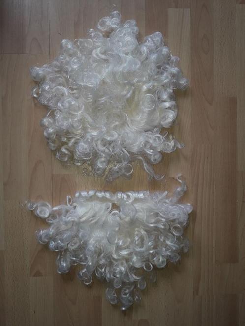 Mooie golvende Sinterklaas/Kerstman baard + pruik, Diversen, Sinterklaas, Zo goed als nieuw, Ophalen of Verzenden