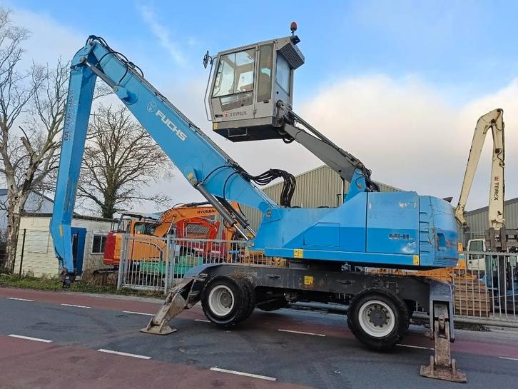 Fuchs MHL 350 industry waste handler umslagbagger, Articles professionnels, Machines & Construction | Grues & Excavatrices, Grue