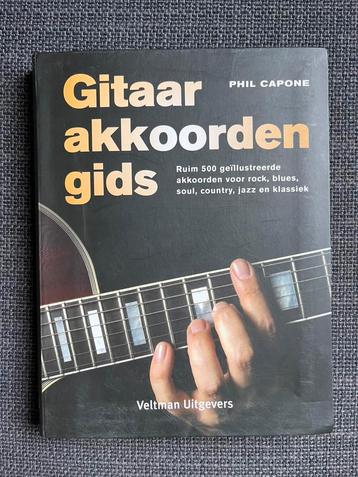 P. Capone - Gitaarakkoordengids beschikbaar voor biedingen