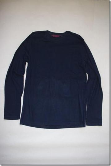 T-shirt met lange mouwen beschikbaar voor biedingen