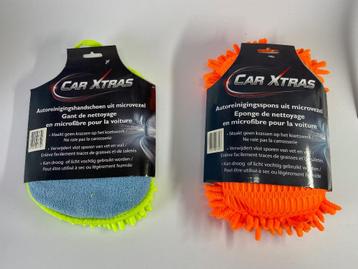 Autoreinigingsspons en handschoen uit microvezel beschikbaar voor biedingen