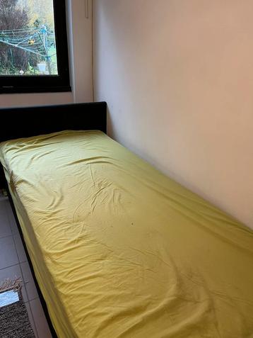 Eenpersoonsbed beschikbaar voor biedingen