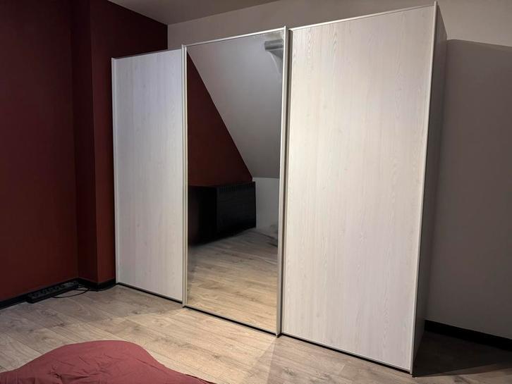 Grote kleerkast met schuifdeuren en spiegel, Huis en Inrichting, Kasten | Kleerkasten, Zo goed als nieuw, Ophalen