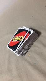 Cartes Uno en bonnes état avec plus de 100 cartes