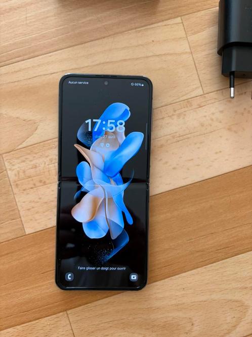 Samsung Galaxy Z Flip 4 512Giga met accessoires, Telecommunicatie, Mobiele telefoons | Samsung, Zo goed als nieuw, Galaxy Z Flip