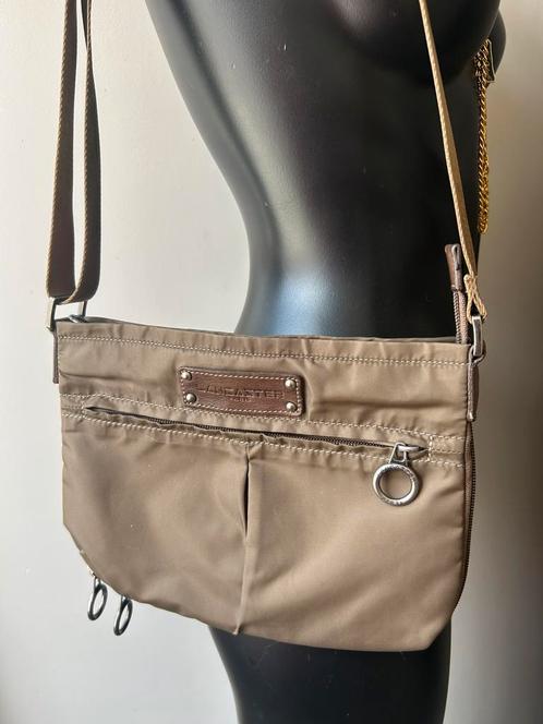 Bruine canvas schoudertas van Lancaster, Handtassen en Accessoires, Tassen | Damestassen, Ophalen of Verzenden